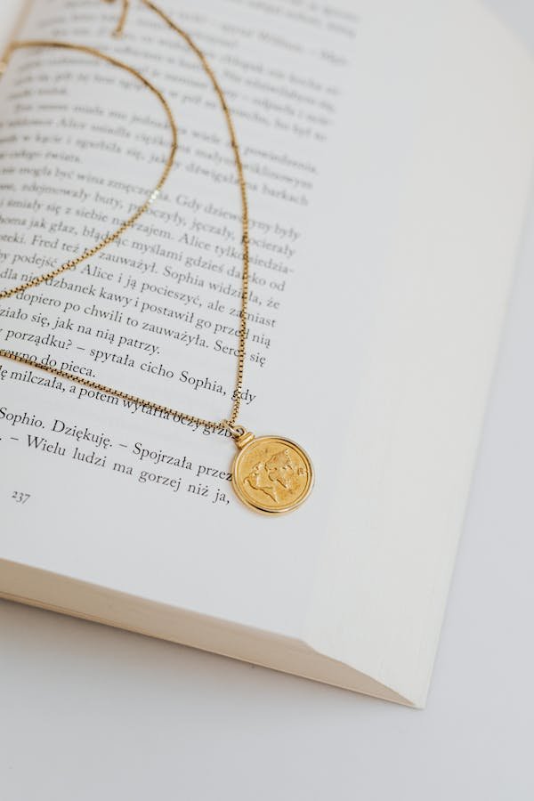 Bijoux à graver femme : créez votre héritage personnel